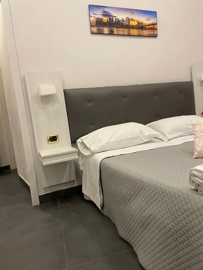Oceania Hotels Napoli 43 0*, ナポリ