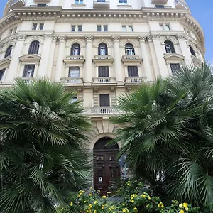 Piazza Bovio 22 Pensión