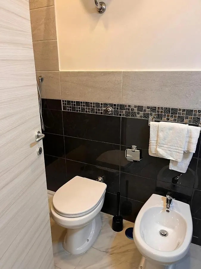 Oceania Hotels Napoli 43 0*, Nápoles Italia